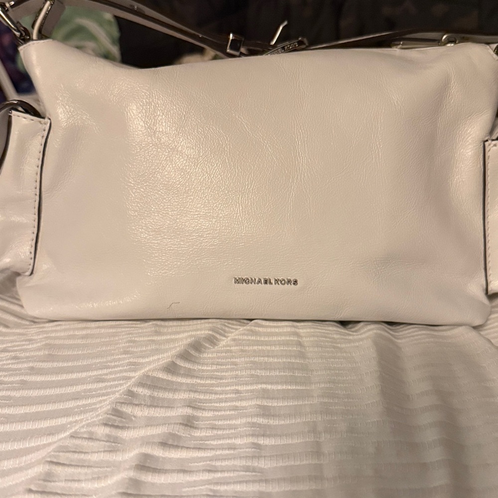 Michael Kors White Leather Multi-Pocket Crossbody - Picture 2 of 6
